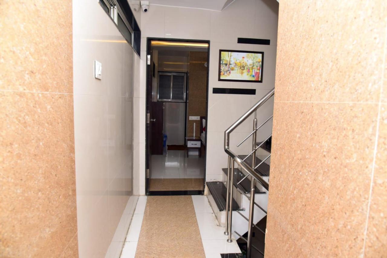 Nivant Lodge โซลาปูร์ ภายนอก รูปภาพ